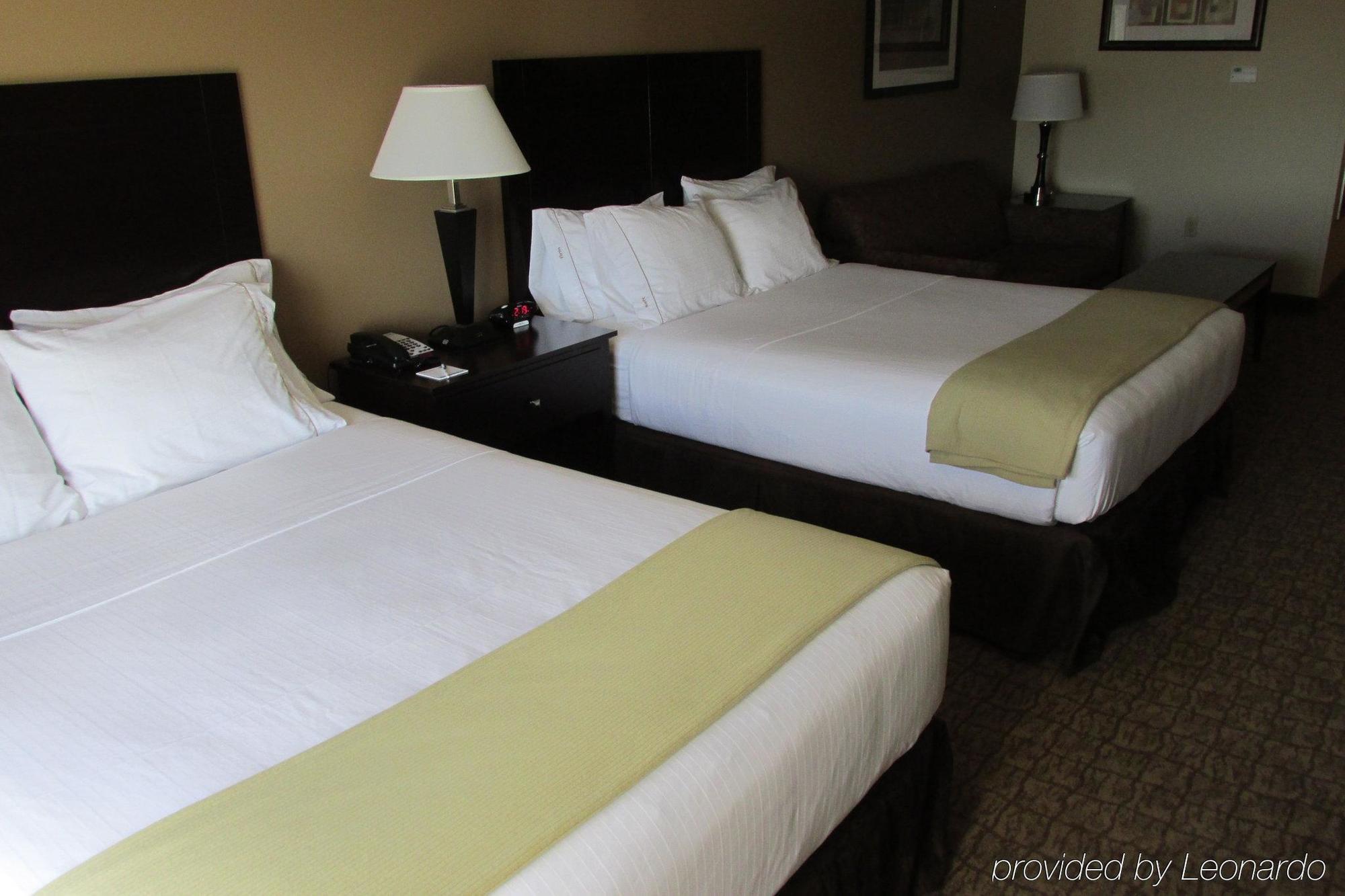 Holiday Inn Express And Suites Wheeling By Ihg Triadelphia Exterior foto