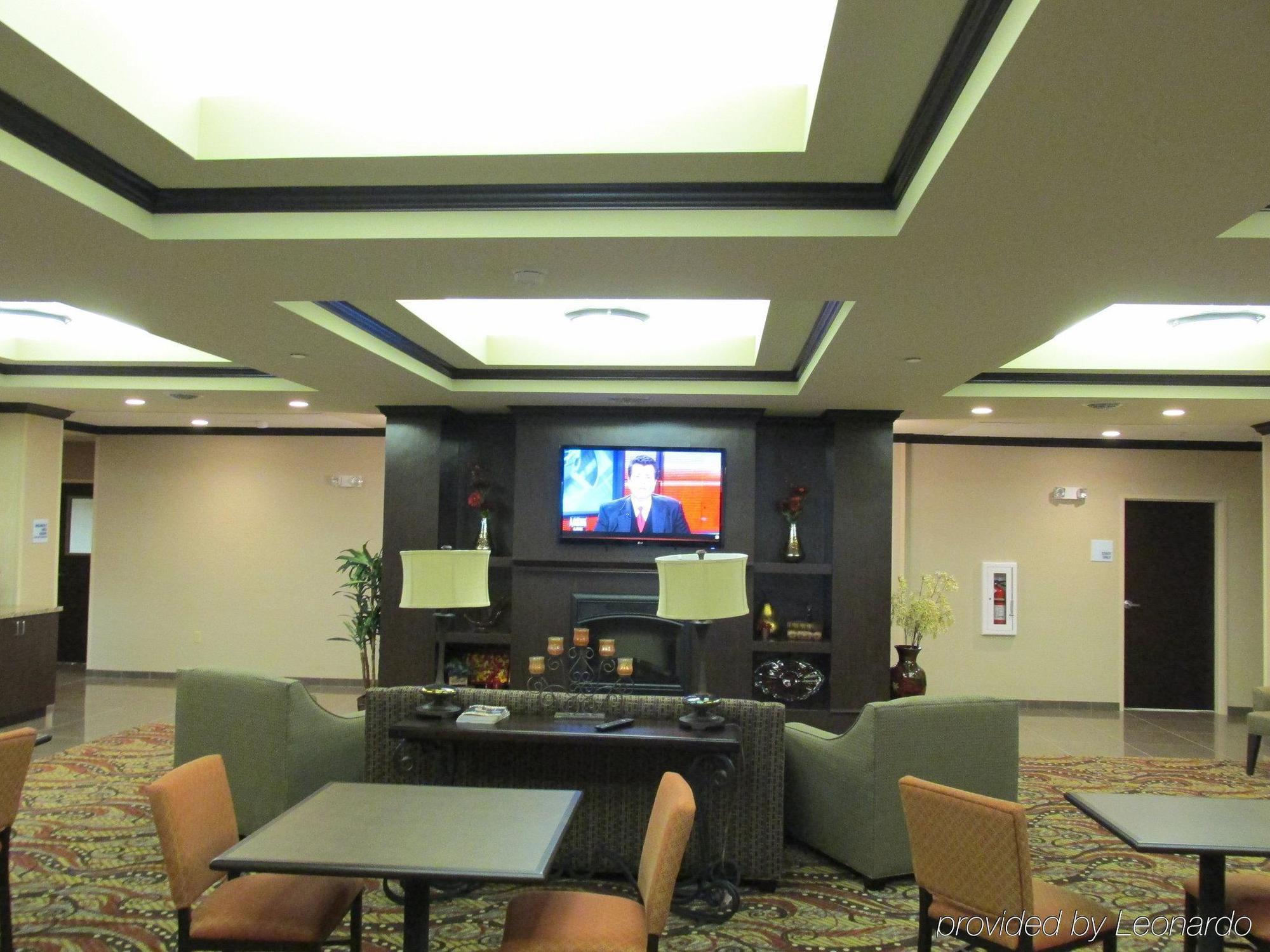 Holiday Inn Express And Suites Wheeling By Ihg Triadelphia Exterior foto